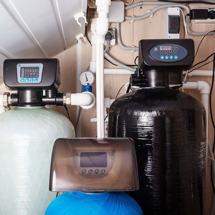 Does Hard Water Cause Problems With Your Plumbing Systemwater softener_the geiler company
