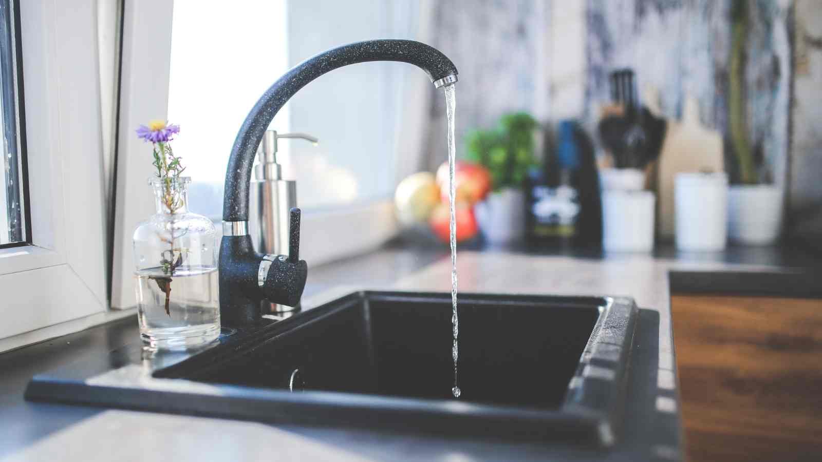 How do I stop my kitchen faucet from leaking_The Geiler Company