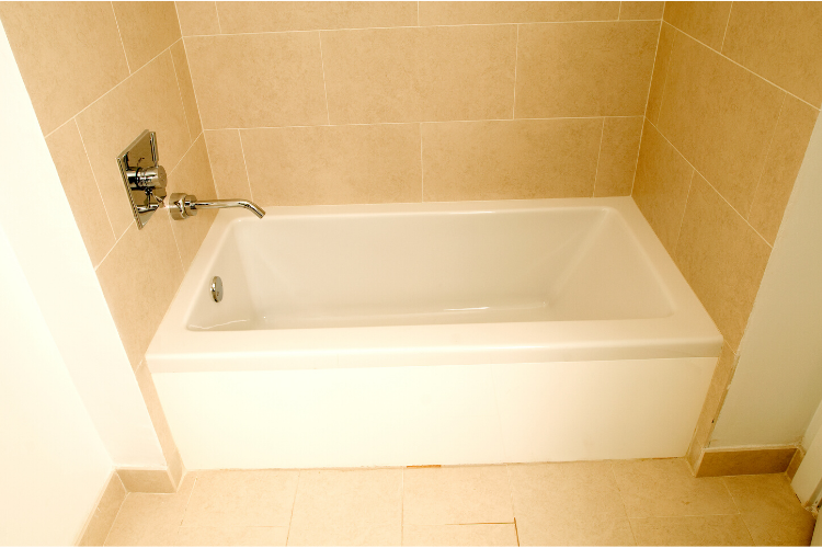 How to Clean a Bathtub So You Can Enjoy a Proper Soak