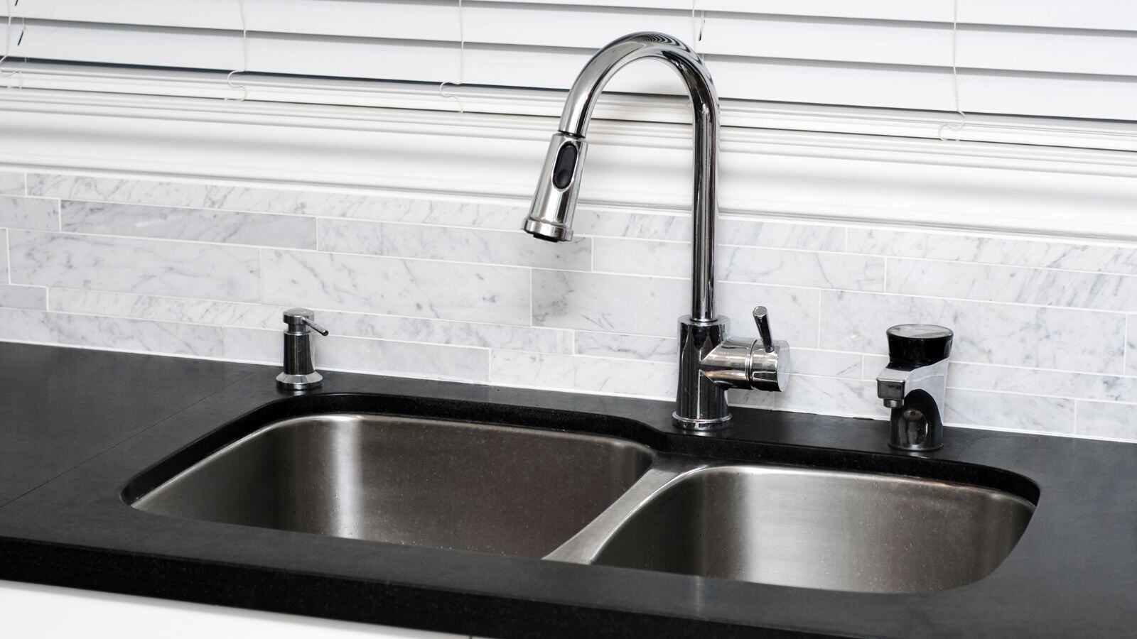 5 Simple Fixes for a Leaky Kitchen Faucet_The Geiler Company